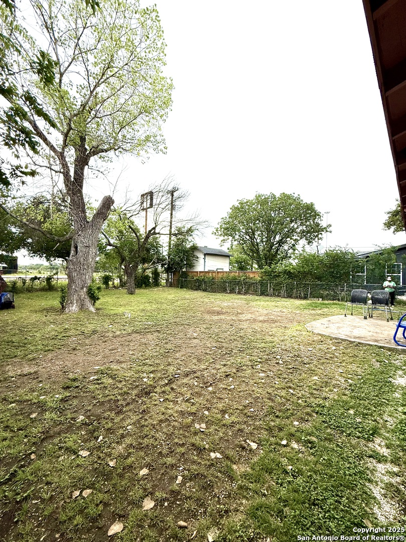 2407 Aiken San Antonio TX 78237