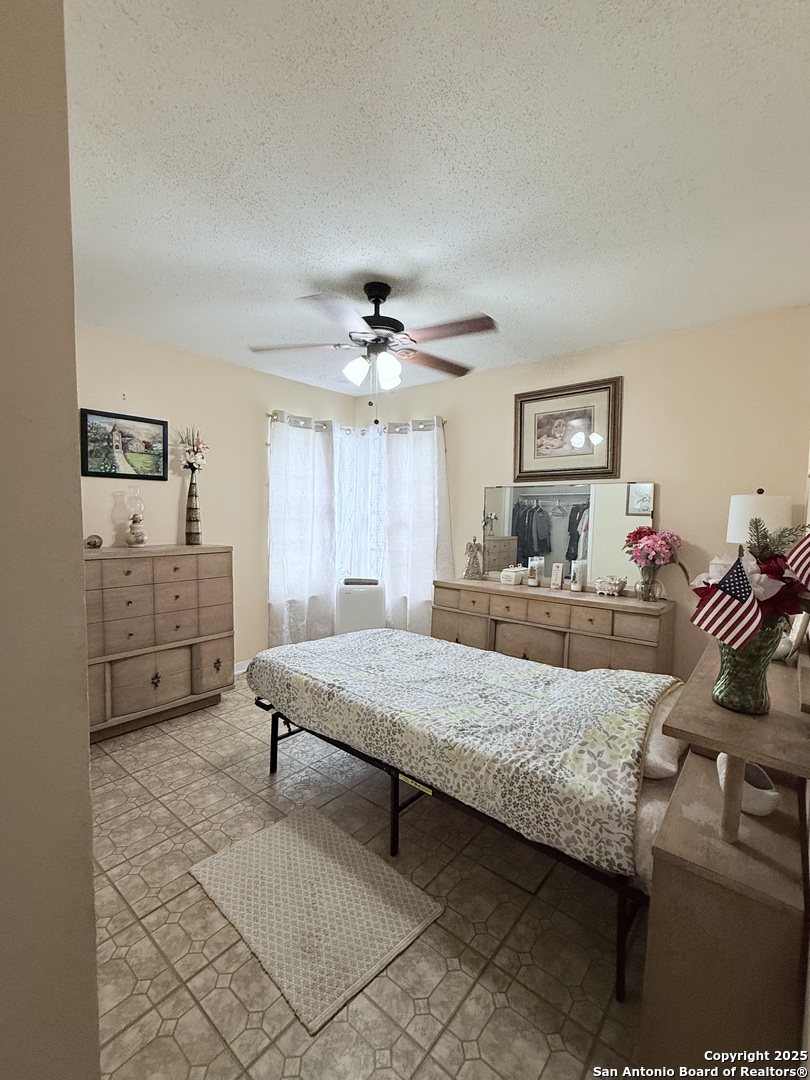 2407 Aiken San Antonio TX 78237