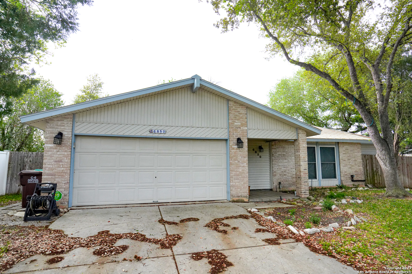 6850 Agua Calientes San Antonio TX 78239