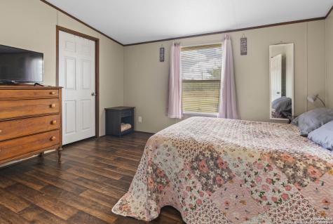 386 W Fm 468 Cotulla TX 78014