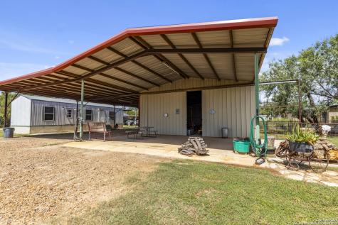386 W Fm 468 Cotulla TX 78014
