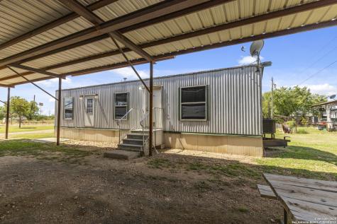 386 W Fm 468 Cotulla TX 78014
