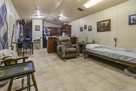 386 W Fm 468 Cotulla TX 78014