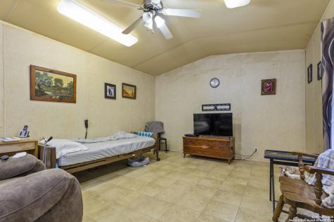 386 W Fm 468 Cotulla TX 78014