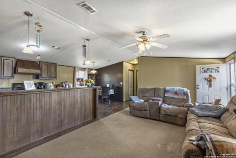 386 W Fm 468 Cotulla TX 78014