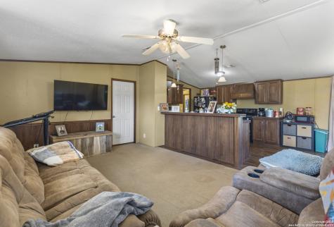 386 W Fm 468 Cotulla TX 78014