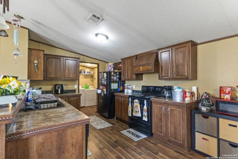 386 W Fm 468 Cotulla TX 78014