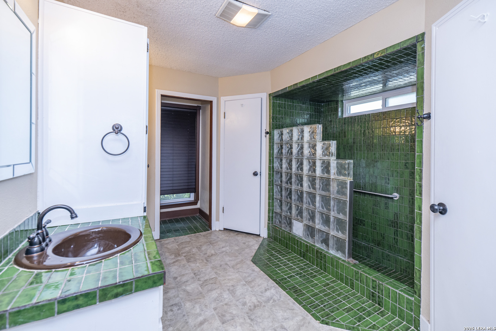 2927 Quail Oak Street San Antonio TX 78232