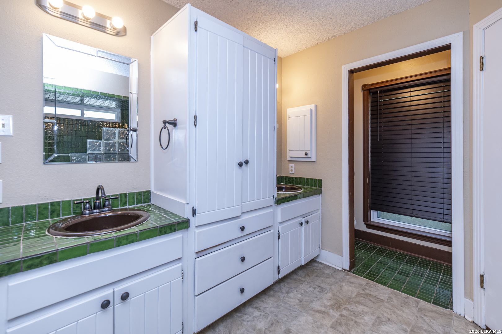 2927 Quail Oak Street San Antonio TX 78232
