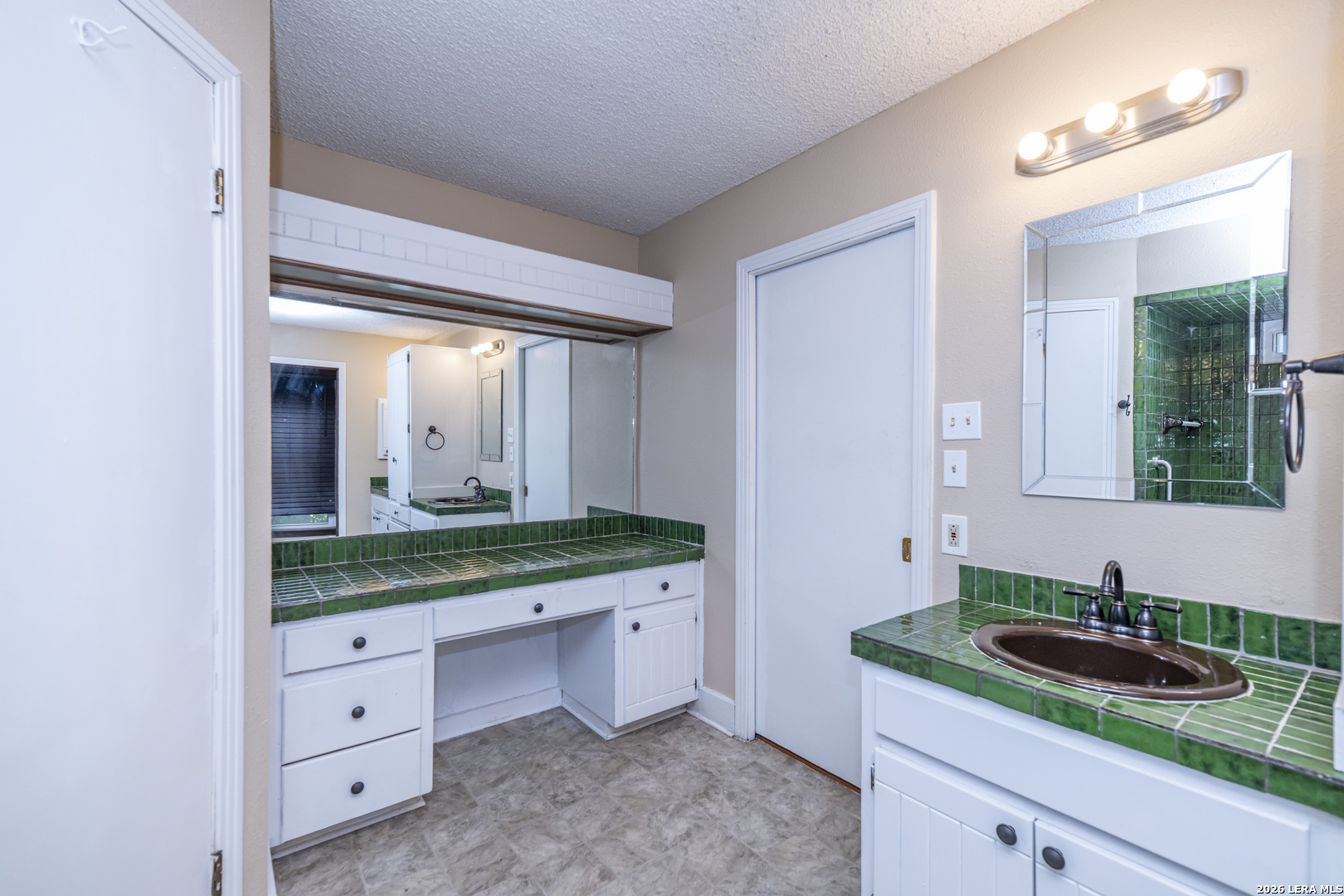 2927 Quail Oak Street San Antonio TX 78232