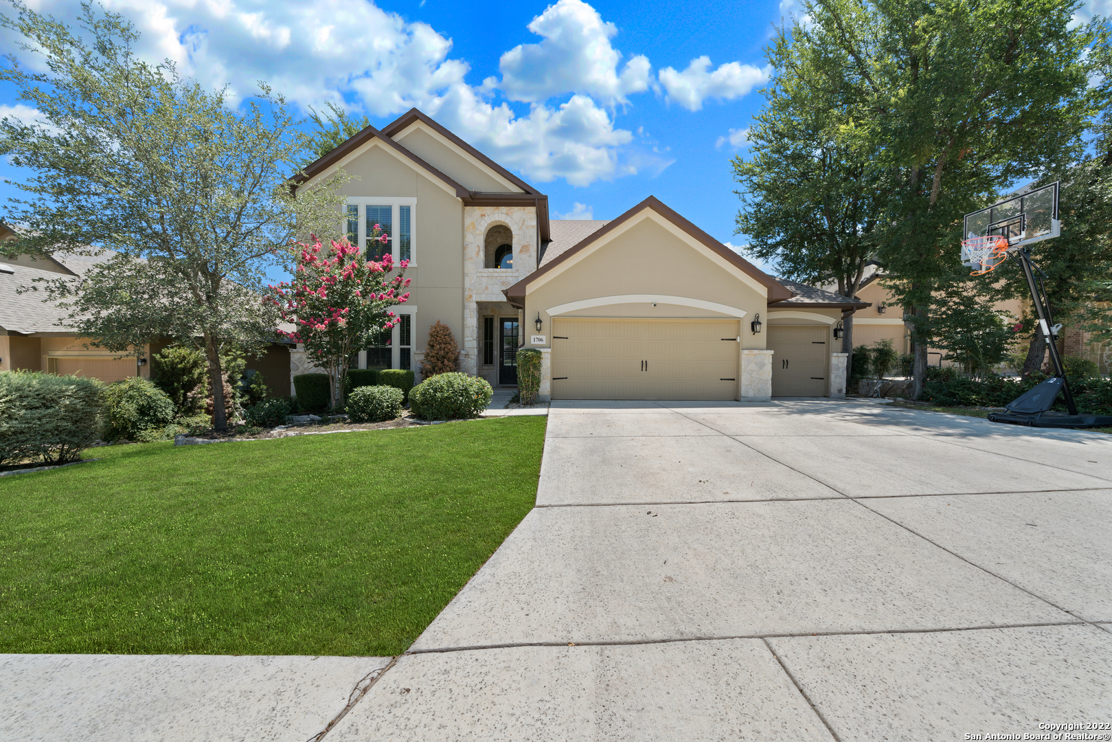 1706 Nightshade San Antonio TX 78260