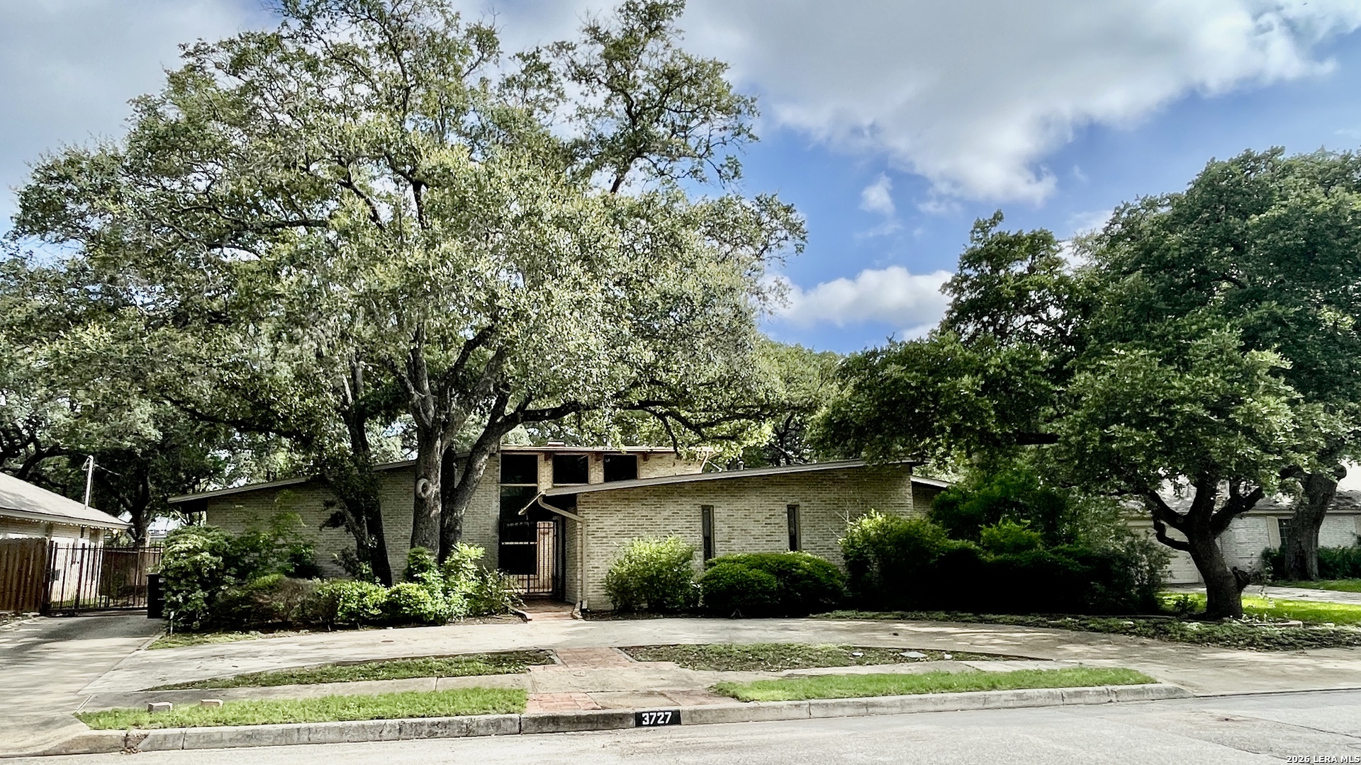 3727 Twisted Oaks Drive San Antonio TX 78217