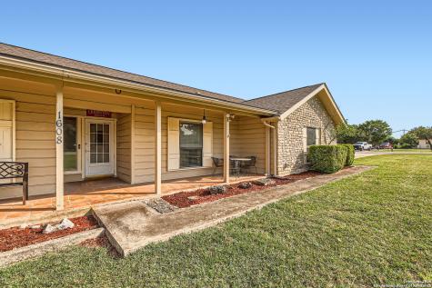 1608 Kings Ranch Road Bandera TX 78003
