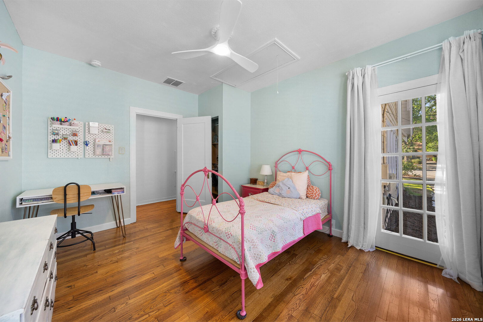 430 E Mistletoe Avenue San Antonio TX 78212