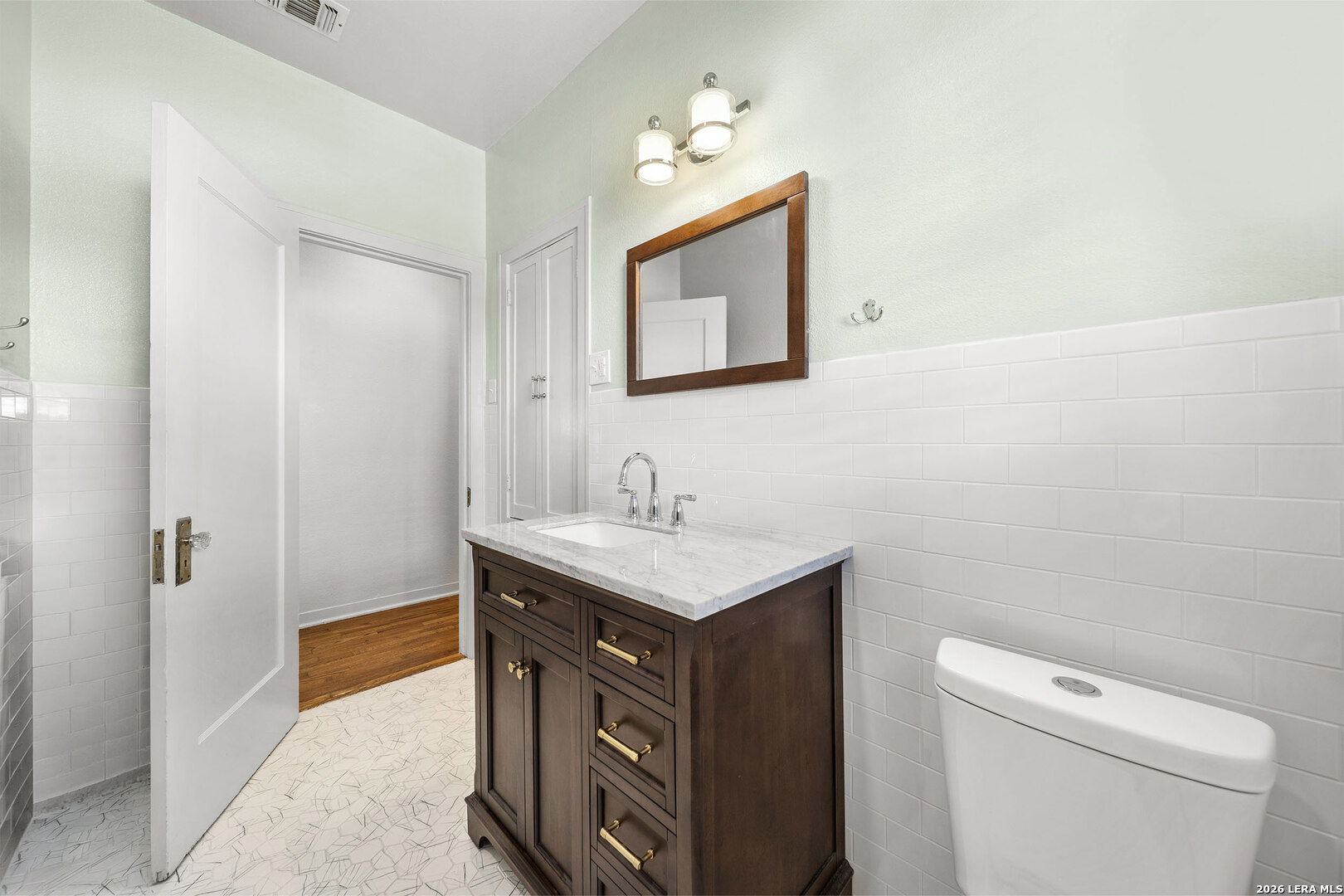 430 E Mistletoe Avenue San Antonio TX 78212