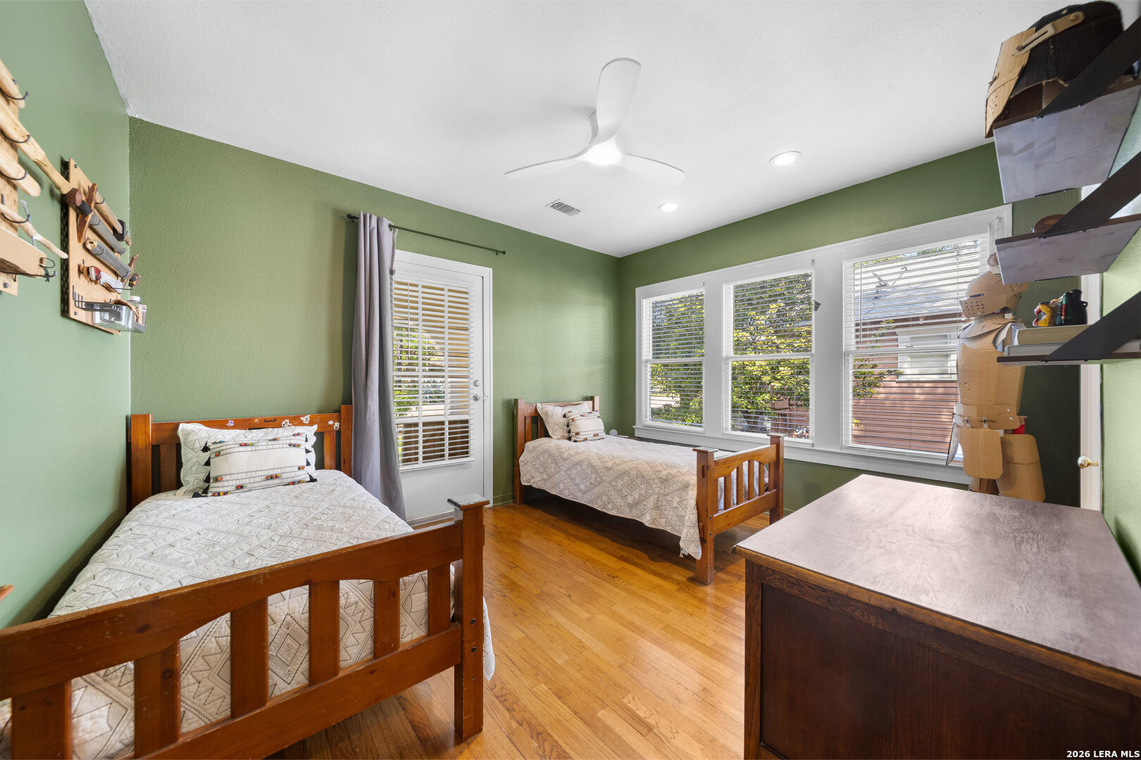 430 E Mistletoe Avenue San Antonio TX 78212