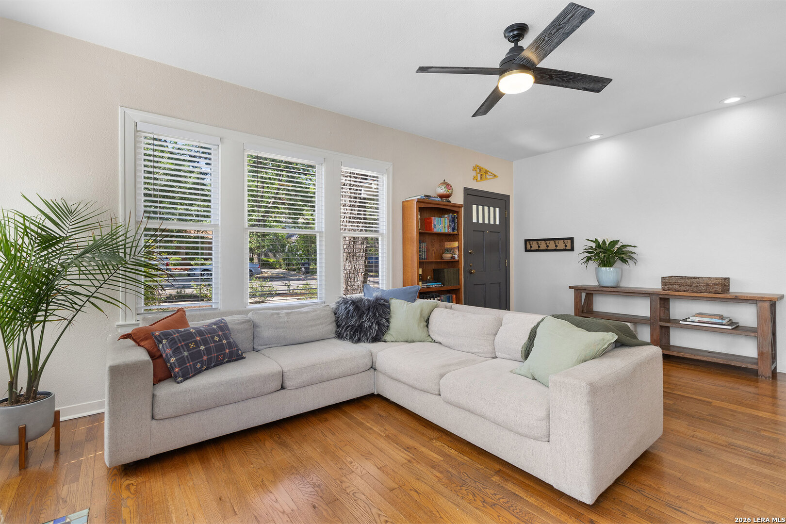 430 E Mistletoe Avenue San Antonio TX 78212