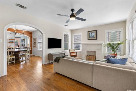 430 E Mistletoe Avenue San Antonio TX 78212