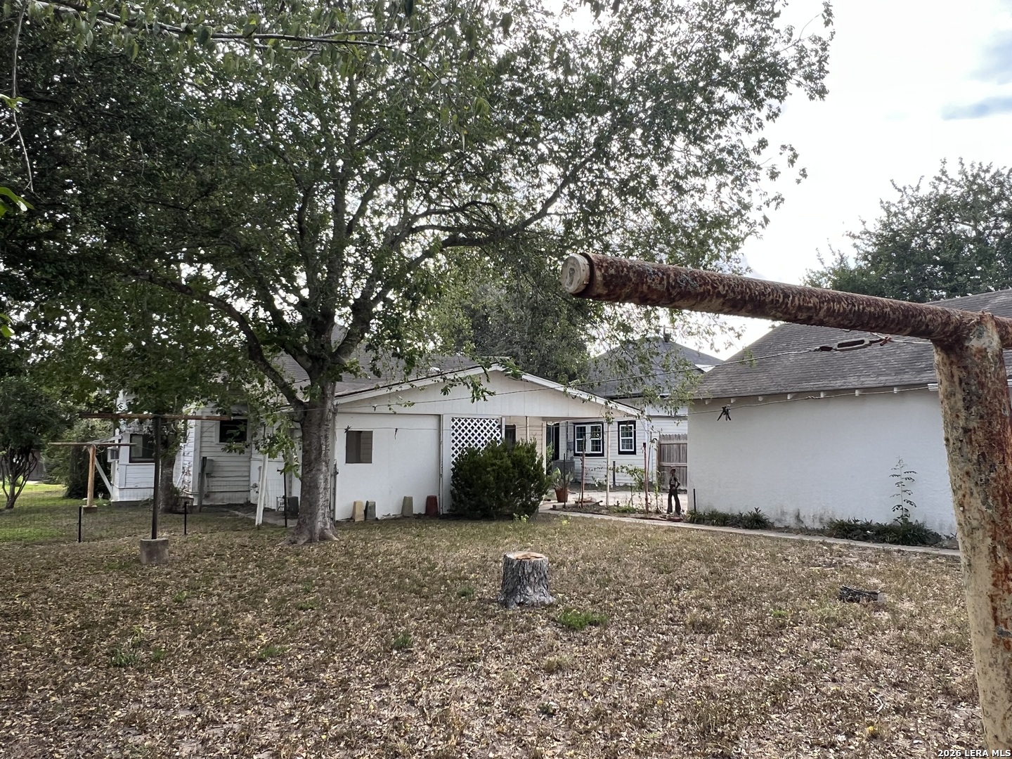 320 S 6th Street Kenedy TX 78119