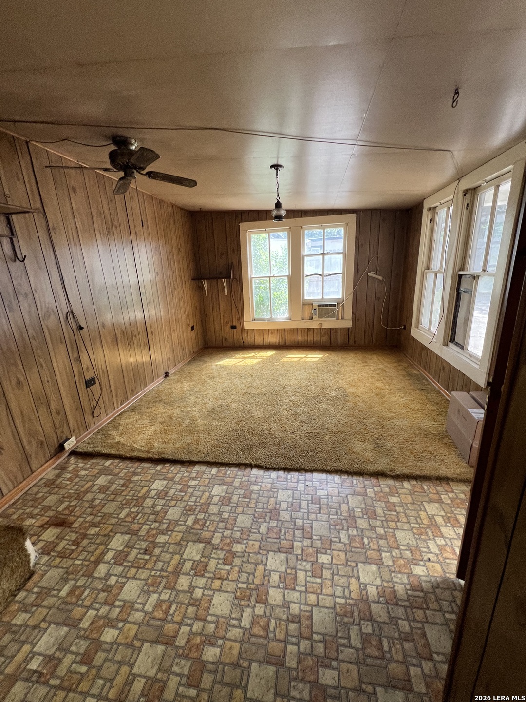 320 S 6th Street Kenedy TX 78119