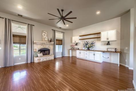 240 Glory Lane Marion TX 78124