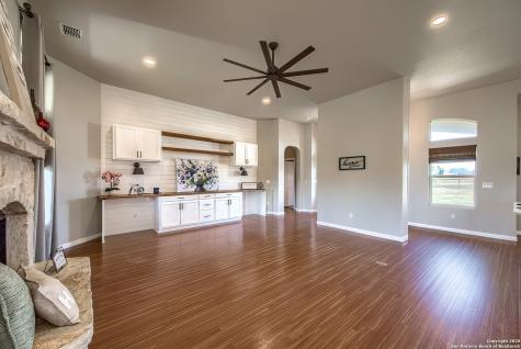 240 Glory Lane Marion TX 78124
