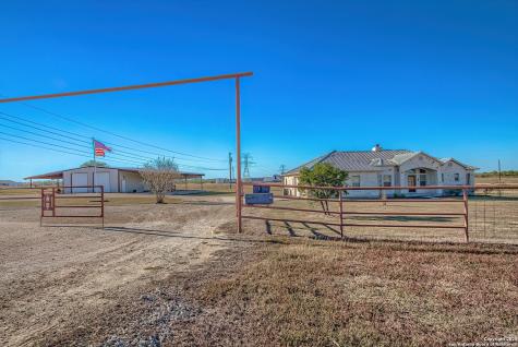 240 Glory Lane Marion TX 78124