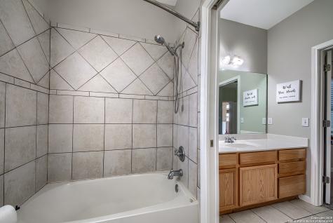 240 Glory Lane Marion TX 78124