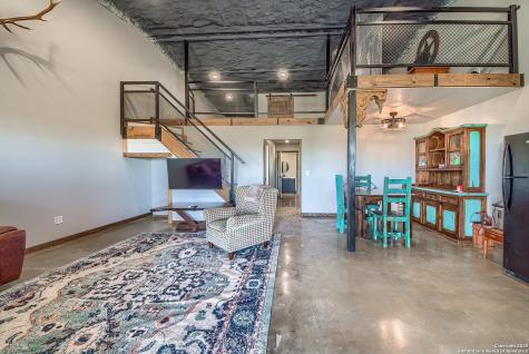 240 Glory Lane Marion TX 78124