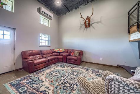 240 Glory Lane Marion TX 78124