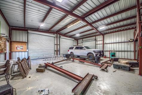 240 Glory Lane Marion TX 78124