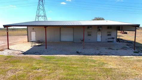 240 Glory Lane Marion TX 78124