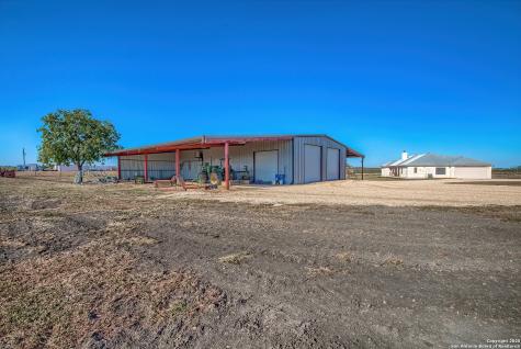 240 Glory Lane Marion TX 78124