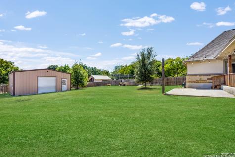 910 London Street Castroville TX 78009
