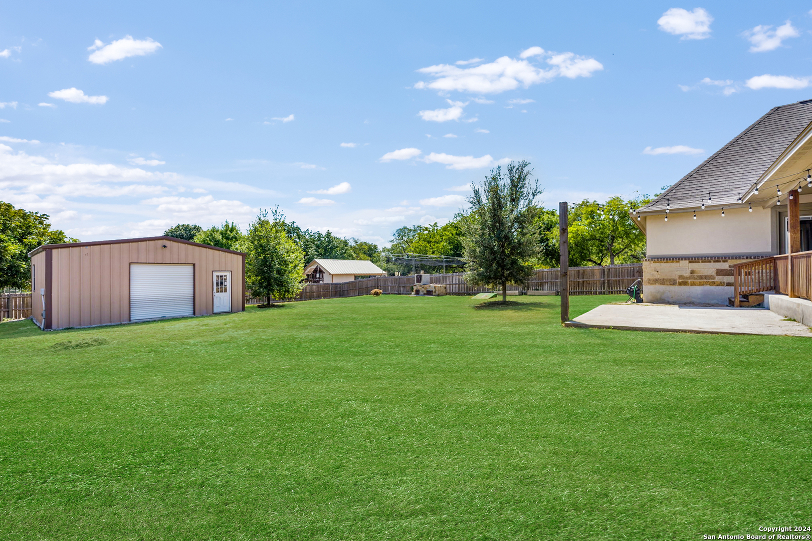 910 London Street Castroville TX 78009