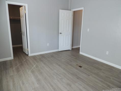 1456 Lonesome Canyon Lake TX 78133
