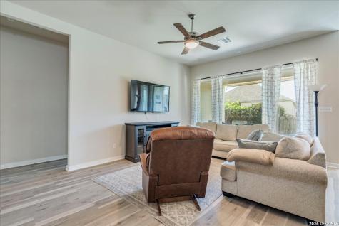 712 Coyote Creek Kyle TX 78640