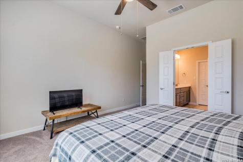 712 Coyote Creek Kyle TX 78640