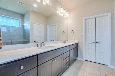 712 Coyote Creek Kyle TX 78640