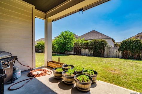712 Coyote Creek Kyle TX 78640