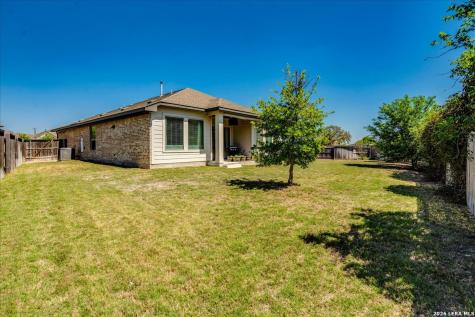 712 Coyote Creek Kyle TX 78640