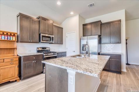 712 Coyote Creek Kyle TX 78640