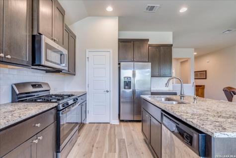 712 Coyote Creek Kyle TX 78640