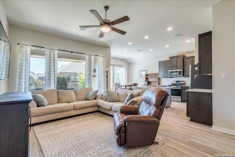 712 Coyote Creek Kyle TX 78640