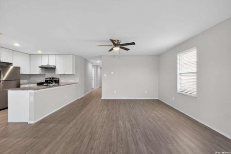 3330 Kornberg Drive Converse TX 78109