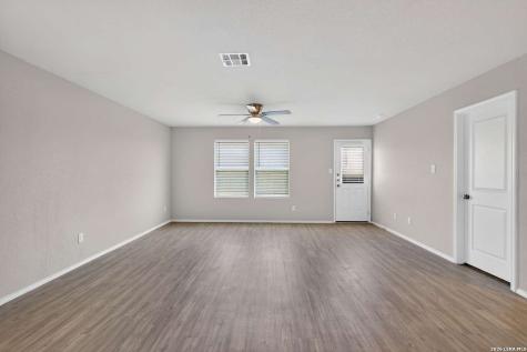 3330 Kornberg Drive Converse TX 78109