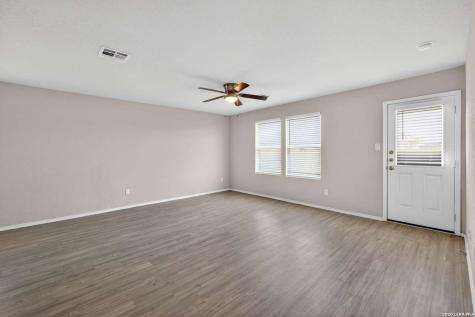 3330 Kornberg Drive Converse TX 78109