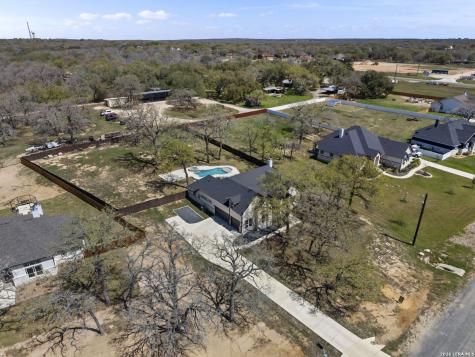 116 Timber Heights La Vernia TX 78121