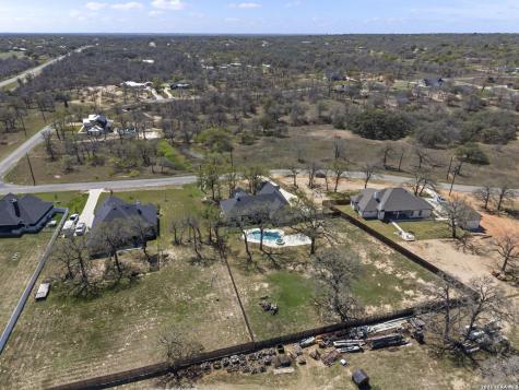 116 Timber Heights La Vernia TX 78121