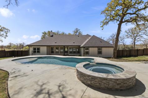 116 Timber Heights La Vernia TX 78121